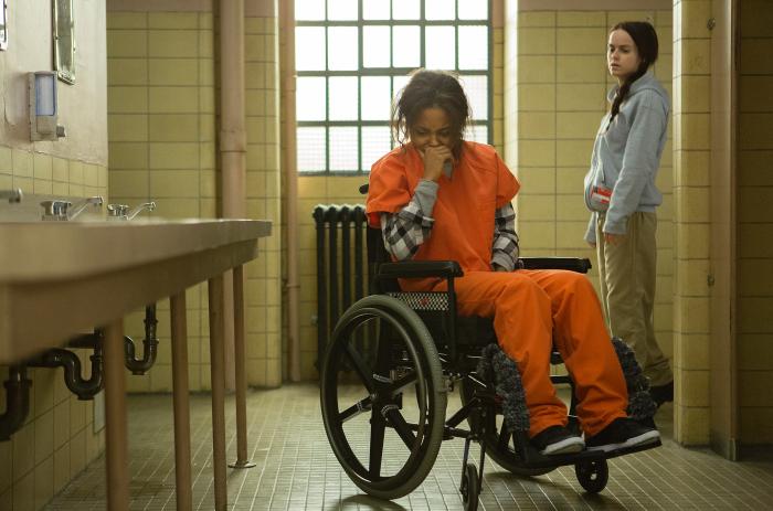 تارین منینگ در صحنه سریال تلویزیونی نارنجی سیاه، جدید است