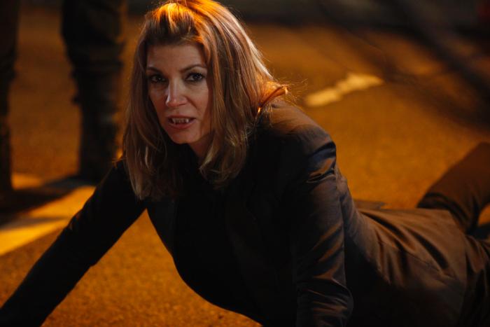 Annie Fitzgerald در صحنه سریال تلویزیونی خون حقیقی