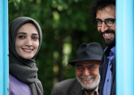 مینا ساداتی در پشت صحنه سریال تلویزیونی تنهایی لیلا به همراه اکبر زنجان‌پور و بهروز شعیبی