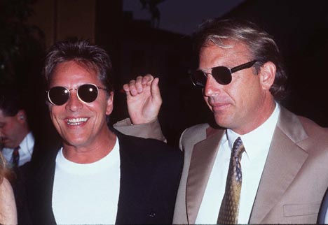  فیلم سینمایی تین کاپ با حضور Don Johnson و کوین کاستنر