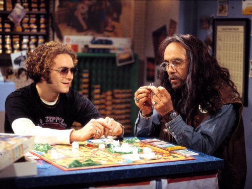 تامی چونگ در صحنه سریال تلویزیونی That '70s Show به همراه Danny Masterson