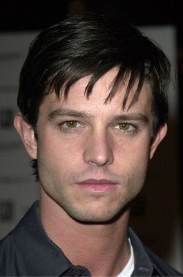 Jason Behr در صحنه فیلم سینمایی هدیه