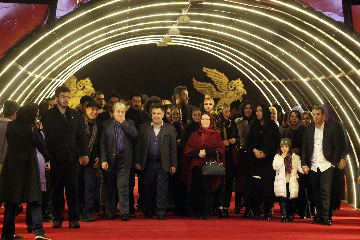 عبدالله علیخانی در فرش قرمز فیلم سینمایی آب‌نبات چوبی به همراه محمد‌حسین فرح‌بخش، نگار عابدی، سحر قریشی و صفا آقاجانی