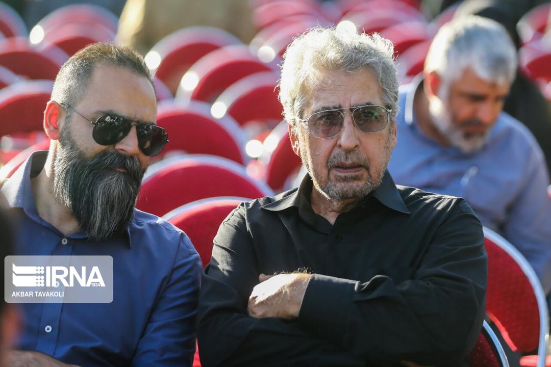 تصویری از مهدی حاجی یوسف، دستیار صداگذار و تدوینگر سینما و تلویزیون در پشت صحنه یکی از آثارش