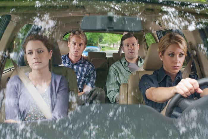 کریستینا اپل گیت در صحنه فیلم سینمایی گذرگاه به همراه Jenna Fischer، جیسون سودیکیس و Owen Wilson