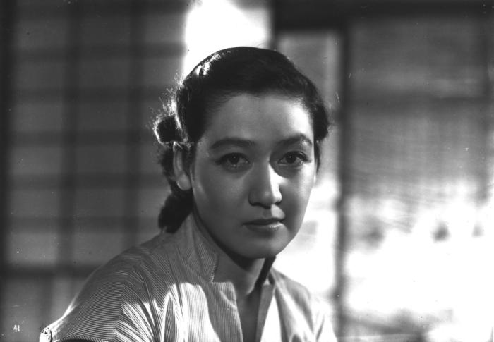 Setsuko Hara در صحنه فیلم سینمایی داستان توکیو