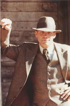 پاتریک کیلپاتریک در صحنه فیلم سینمایی آخرین مرد پایدار