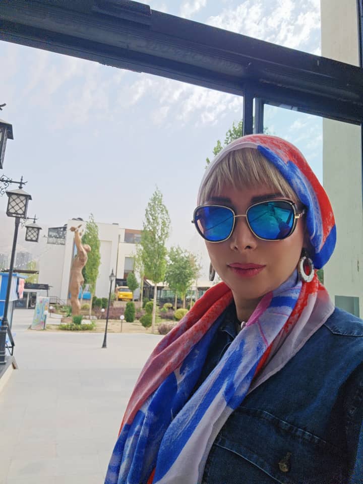 تصویری شخصی از بهاره رامتین راد، ترانه‌سرا و نویسنده سینما و تلویزیون