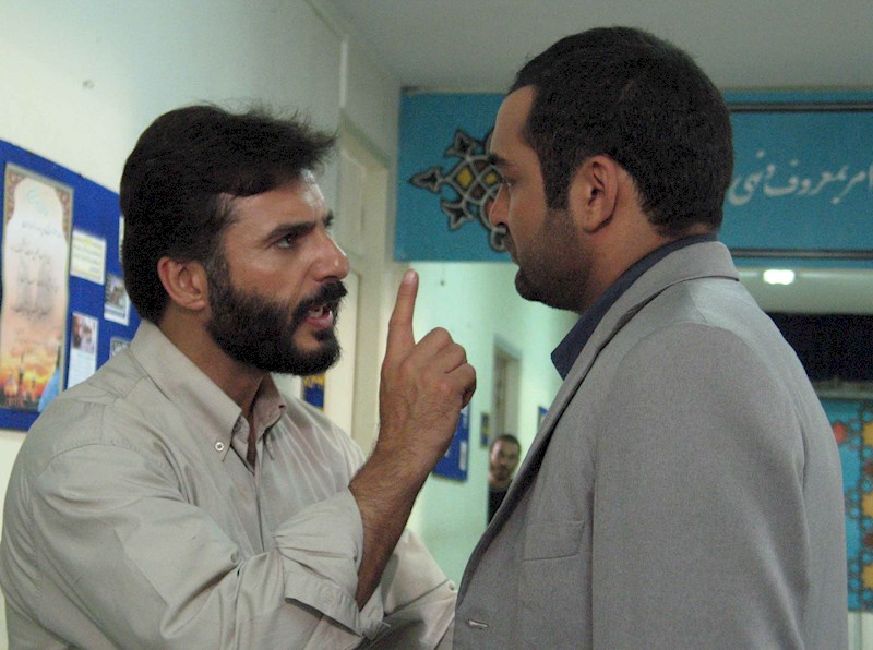 سیدجواد هاشمی در صحنه سریال تلویزیونی آدمخوار به همراه رامبد شکرآبی