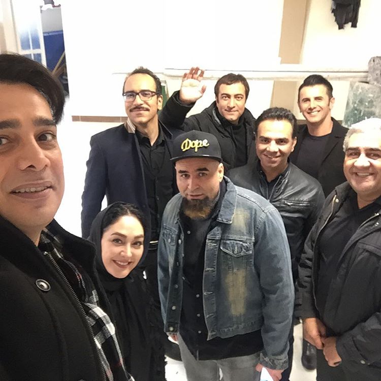 علی مسعودی در پشت صحنه فیلم سینمایی ثبت با سند برابر است به همراه سپند امیرسلیمانی، امین حیایی، مجید صالحی، الهام حمیدی و بهمن گودرزی
