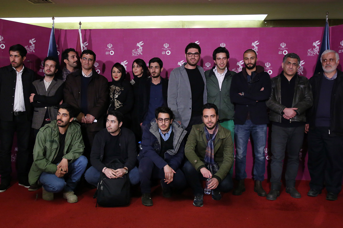 بهنوش بختیاری در فرش قرمز فیلم سینمایی من به همراه امیر جدیدی، مانی حقیقی، سهیل بیرقی و سعید سعدی