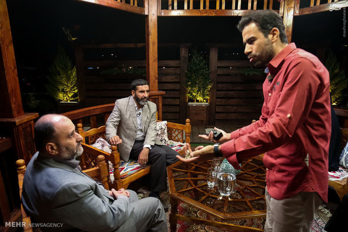 پشت صحنه برنامه تلویزیونی ماه نشان به کارگردانی 