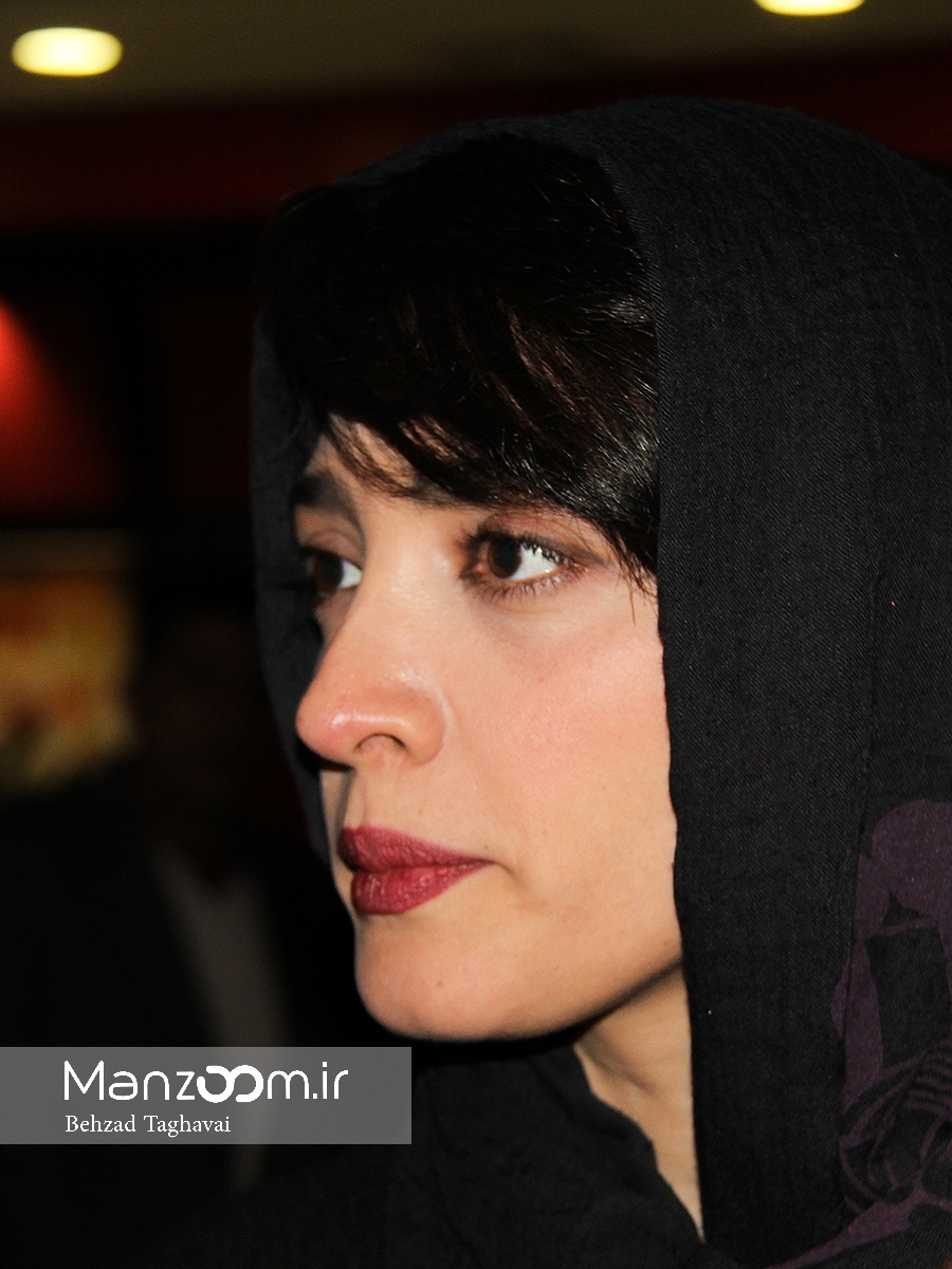مینا ساداتی در اکران افتتاحیه فیلم سینمایی لاک‌ قرمز