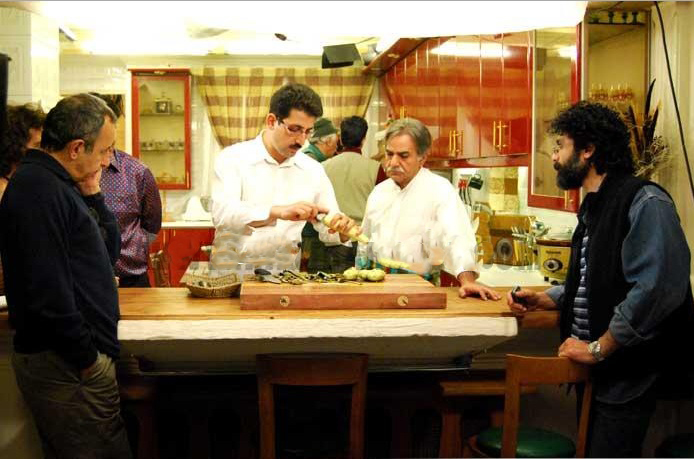 پرویز پرستویی در پشت صحنه سریال تلویزیونی آشپزباشی