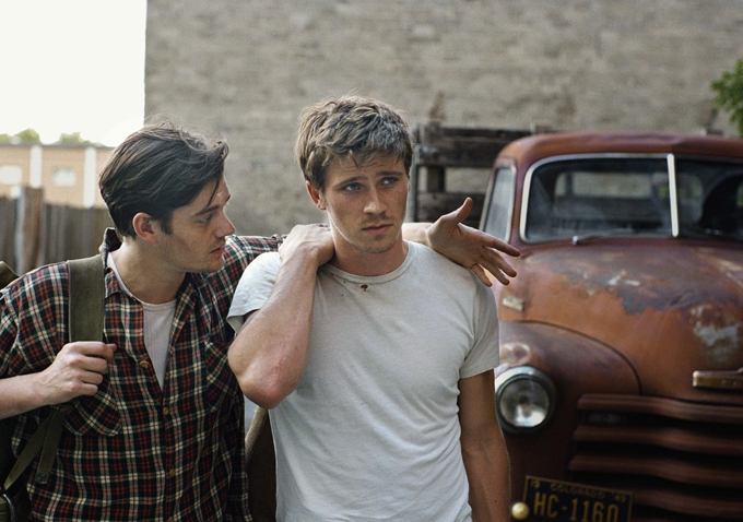 Sam Riley در صحنه فیلم سینمایی On the Road به همراه Garrett Hedlund