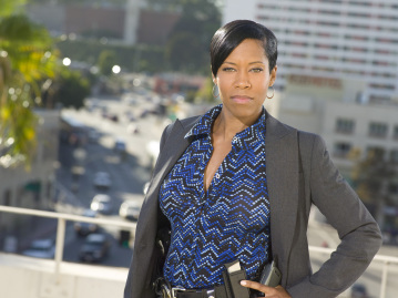 Regina King در صحنه سریال تلویزیونی Southland