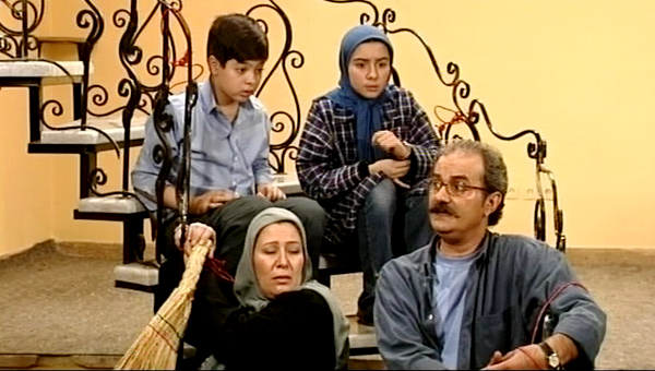 علی عمرانی در صحنه سریال تلویزیونی دو قلوها