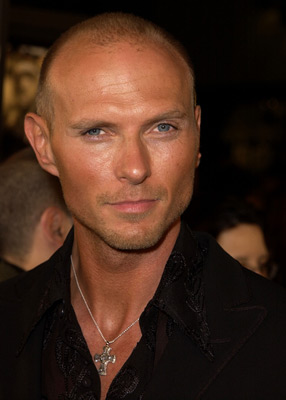 Luke Goss در صحنه فیلم سینمایی تیغ ۲