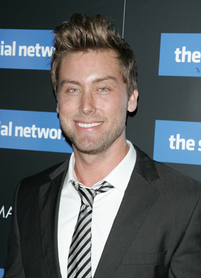 Lance Bass در صحنه فیلم سینمایی شبکه اجتماعی