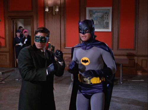 ادام وست در صحنه سریال تلویزیونی Batman به همراه Van Williams