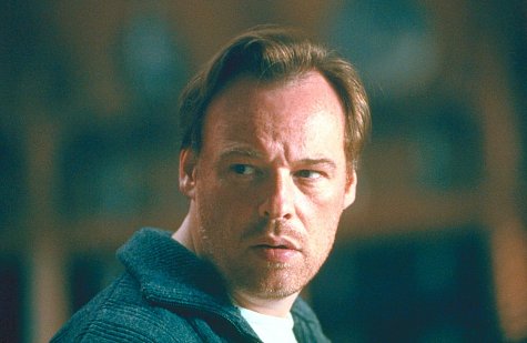 Christophe Gans در صحنه فیلم سینمایی برادری گرگ