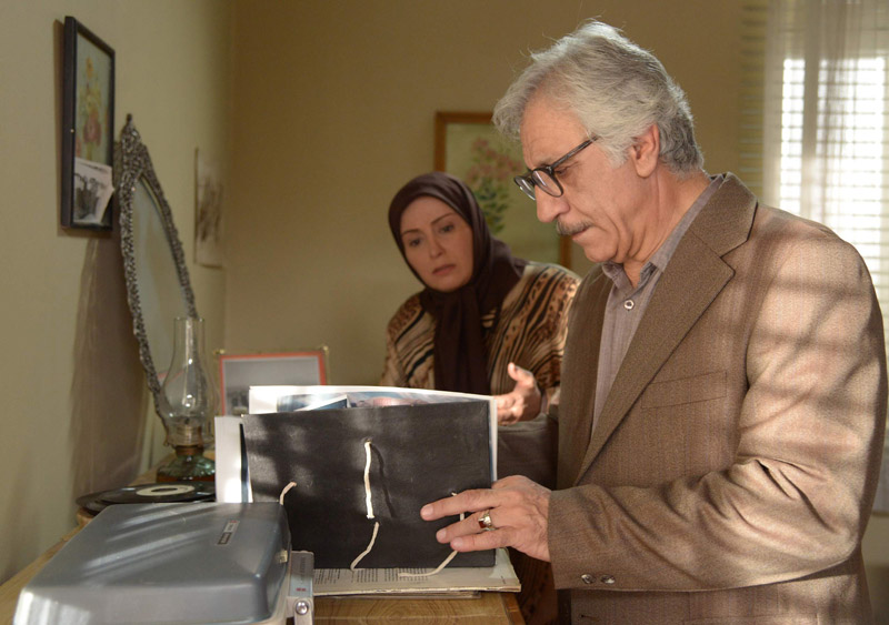 ژاله صامتی در صحنه سریال تلویزیونی نفس به همراه مسعود رایگان