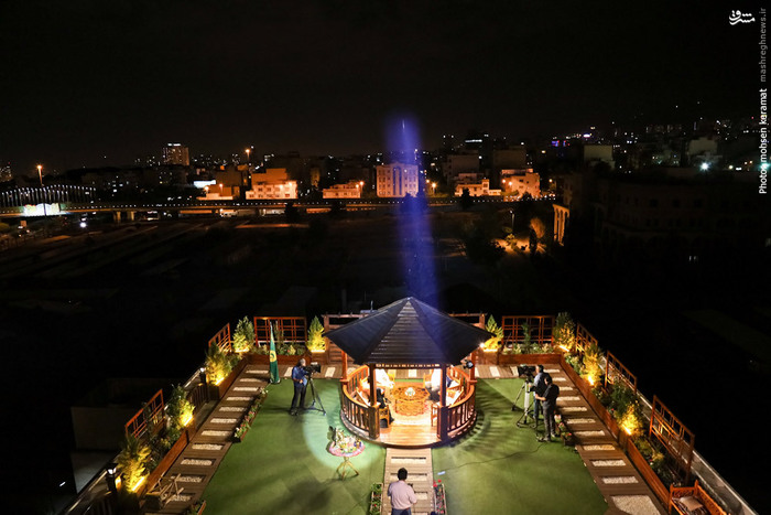 پشت صحنه برنامه تلویزیونی ماه نشان به کارگردانی 