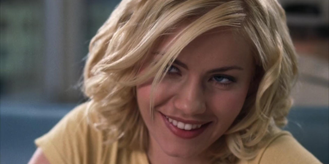 Elisha Cuthbert در صحنه فیلم سینمایی The Girl Next Door