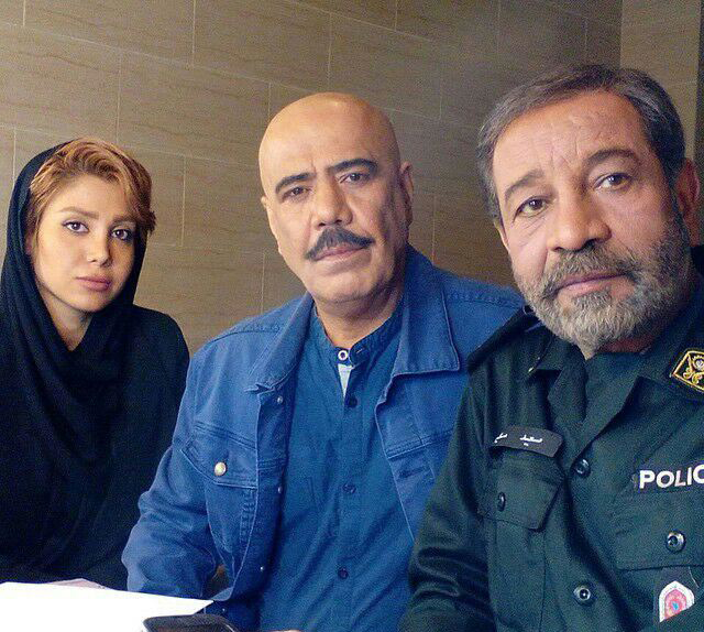 کاظم بلوچی در پشت صحنه سریال تلویزیونی آمین به همراه داریوش فرهنگ