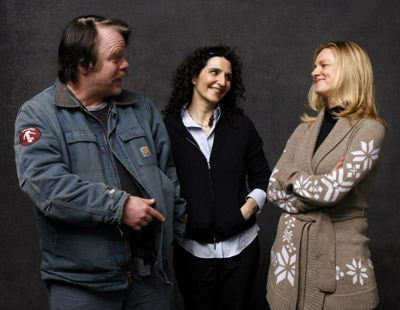 Tamara Jenkins در صحنه فیلم سینمایی The Savages به همراه فیلیپ سیمور هافمن و لورا لینی