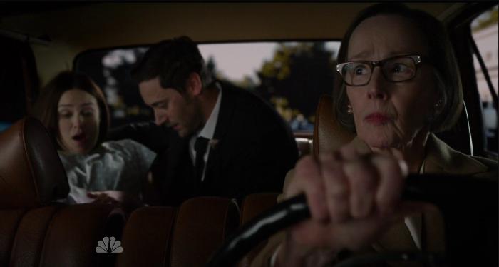 سوزان بلوممارت در صحنه سریال تلویزیونی لیست سیاه به همراه Megan Boone و Ryan Eggold