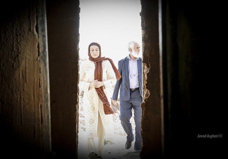 آزیتا ترکاشوند در صحنه فیلم سینمایی چهل مروارید