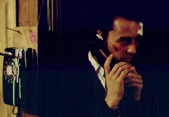 ادوارد نورتون در صحنه فیلم سینمایی باشگاه مشت زنی