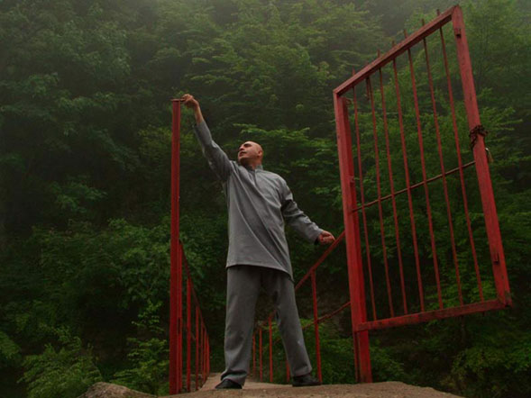 حمید فرخ‌نژاد در صحنه سریال تلویزیونی حلقه سبز