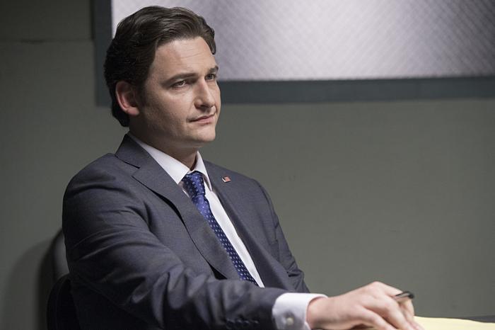 Toby Leonard Moore در صحنه سریال تلویزیونی میلیاردرها