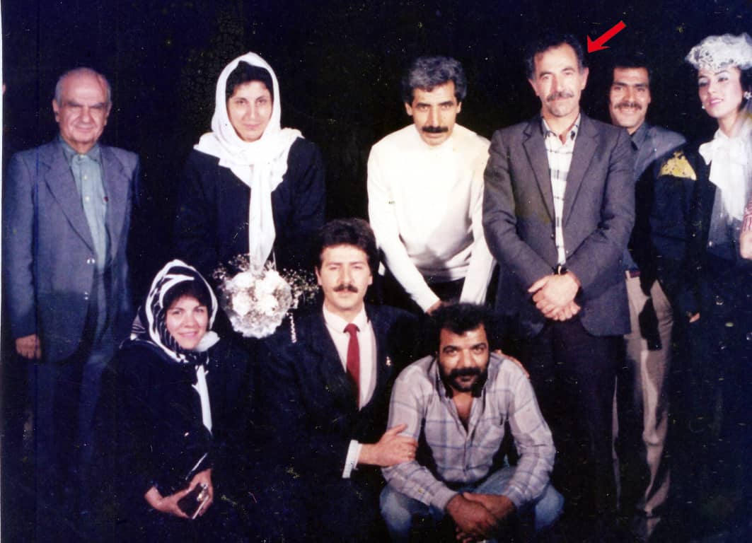 تصویری از رضا غمخوار (غفار رضایی)، مدیر تولید و بازیگر سینما و تلویزیون در پشت صحنه یکی از آثارش