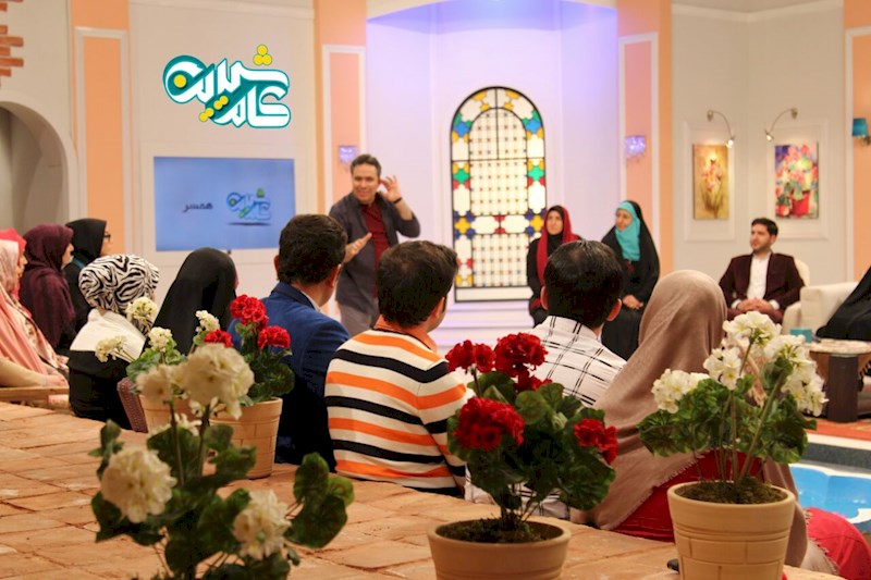  برنامه تلویزیونی کام شیرین به کارگردانی ندارد