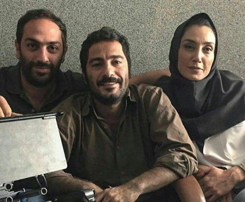 نوید محمدزاده در پشت صحنه فیلم سینمایی بدون تاریخ بدون امضاء به همراه هدیه تهرانی