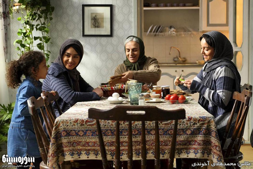 هانیه توسلی در صحنه فیلم سینمایی مادری به همراه نازنین بیاتی و مریم بوبانی