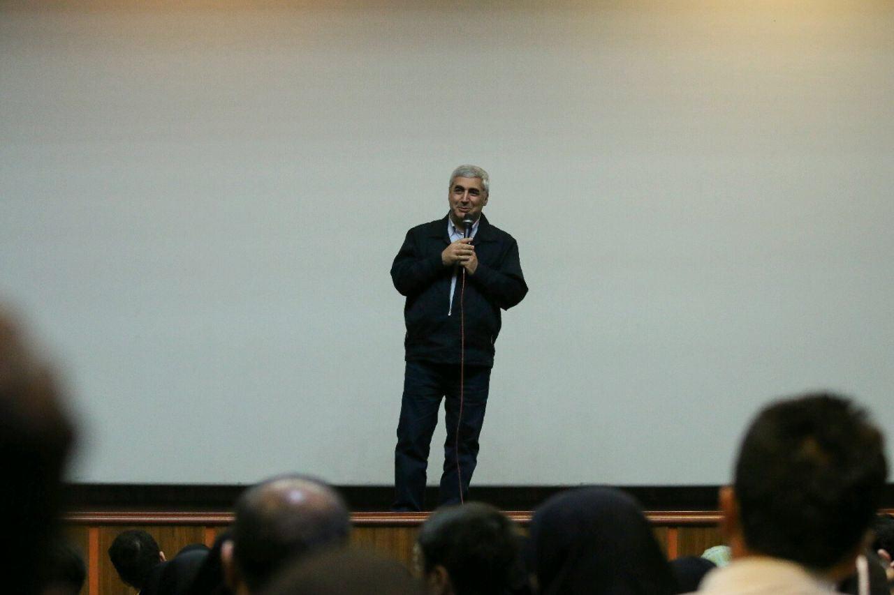 ابراهیم حاتمی‌کیا در اکران افتتاحیه فیلم سینمایی به وقت شام