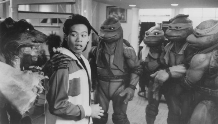 Ernie Reyes Jr. در صحنه فیلم سینمایی Teenage Mutant Ninja Turtles II: The Secret of the Ooze