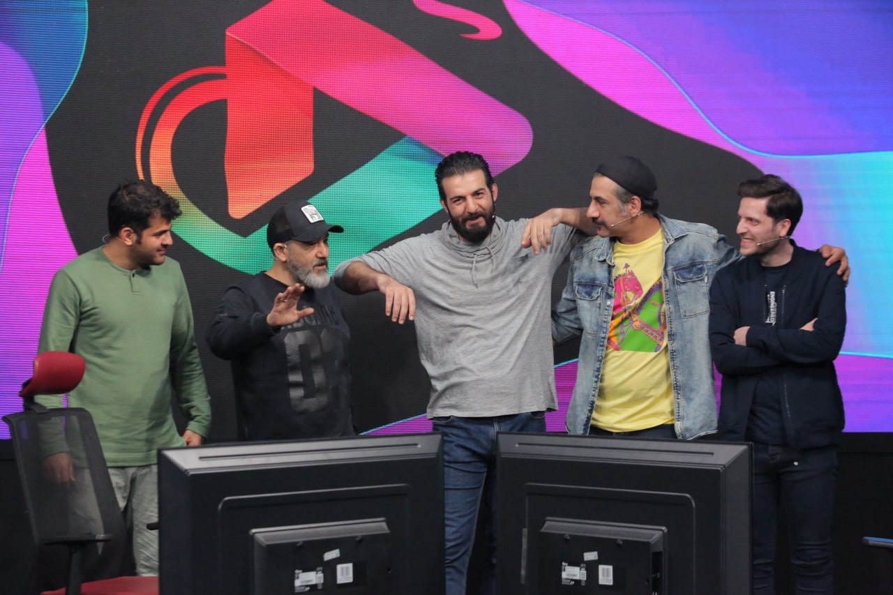  برنامه تلویزیونی کافه بازی به کارگردانی ماجد بازرگان