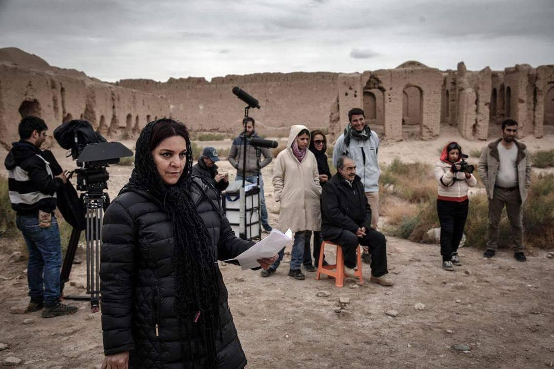 تهمینه میلانی در پشت صحنه فیلم سینمایی ملی و راه‌های نرفته‌اش