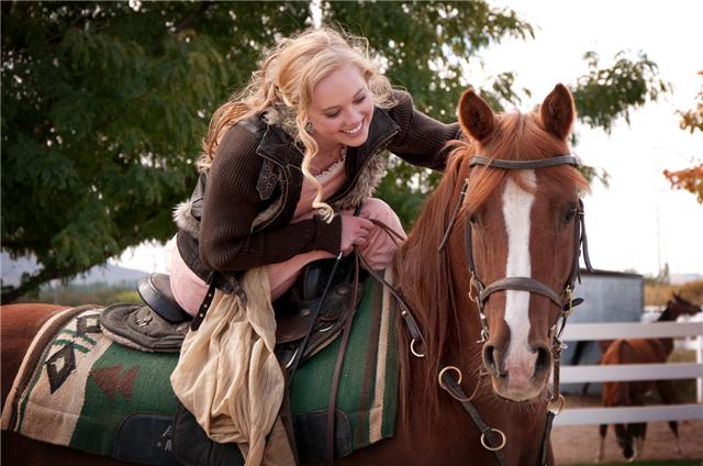 Danielle Chuchran در صحنه فیلم سینمایی Storm Rider