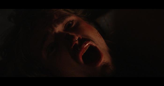 Jesse James در صحنه فیلم سینمایی The Hollow One