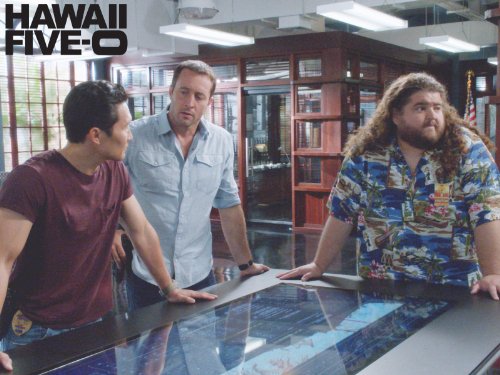 Jorge Garcia در صحنه سریال تلویزیونی Hawaii Five-0 به همراه Daniel Dae Kim و Alex O'Loughlin