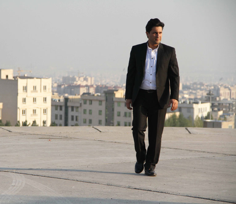 حامد بهداد در صحنه فیلم سینمایی هفت ماهگی