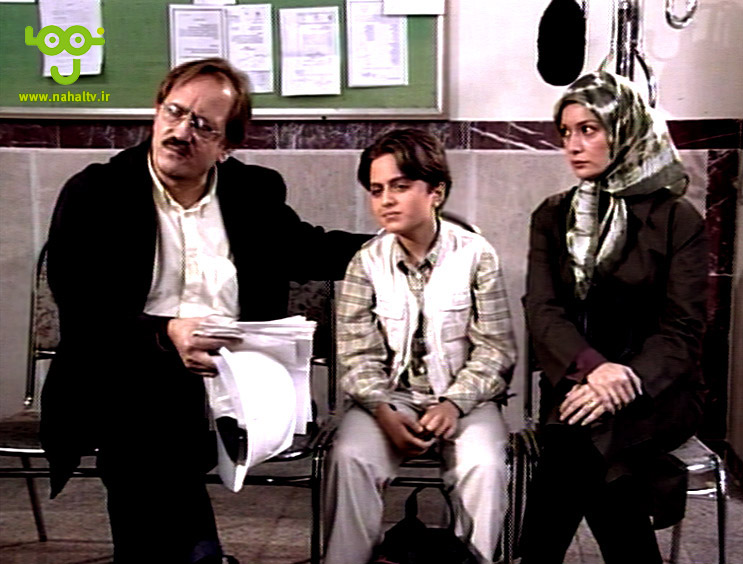 پوریا ابراهیم‌پور در صحنه سریال تلویزیونی 101 راه برای ذله کردن پدر و مادرها به همراه مجید مظفری و آتنه فقیه‌نصیری