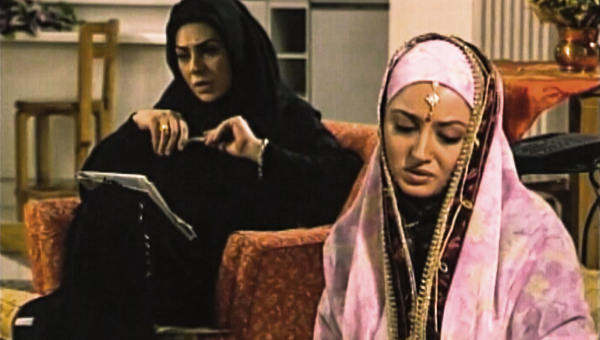شیلا خداداد در صحنه سریال تلویزیونی مسافری از هند به همراه نسرین مقانلو