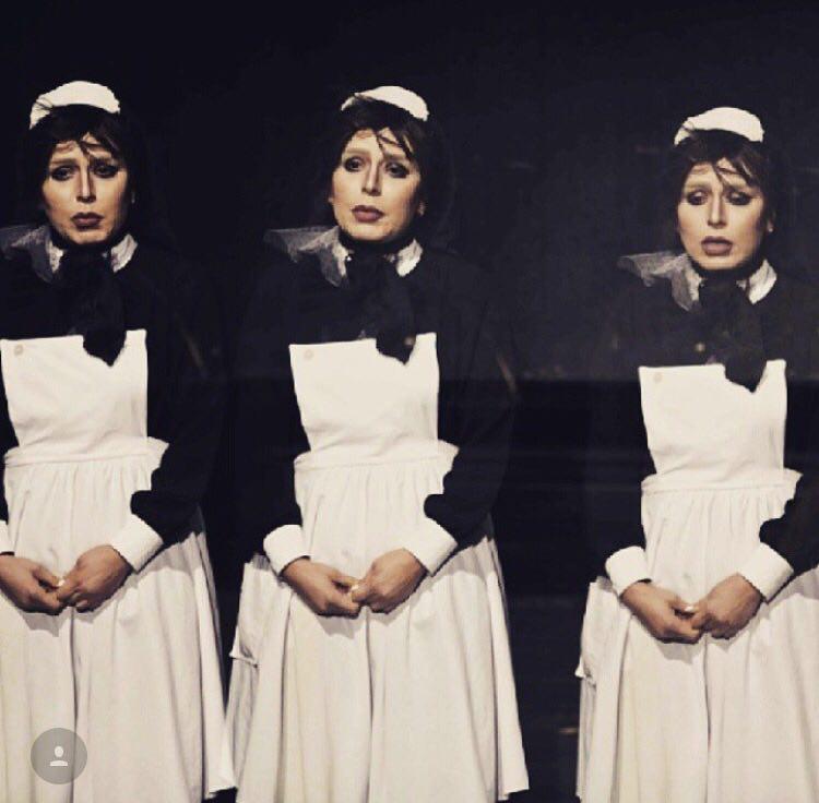 تصویری از مهتاب شکریان، بازیگر سینما و تلویزیون در حال بازیگری سر صحنه یکی از آثارش